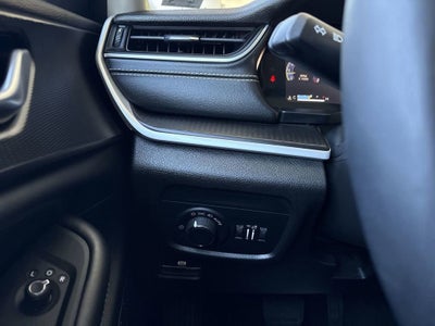 2023 Jeep Grand Cherokee Laredo 4x4