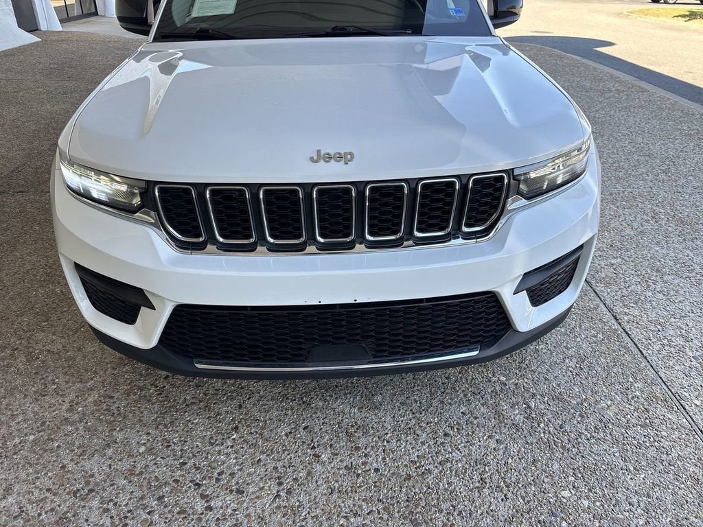 2023 Jeep Grand Cherokee Laredo 4x4