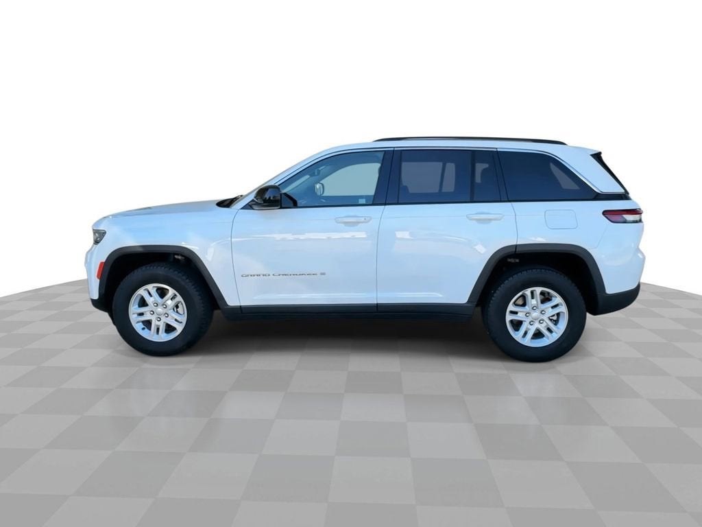 2023 Jeep Grand Cherokee Laredo 4x4