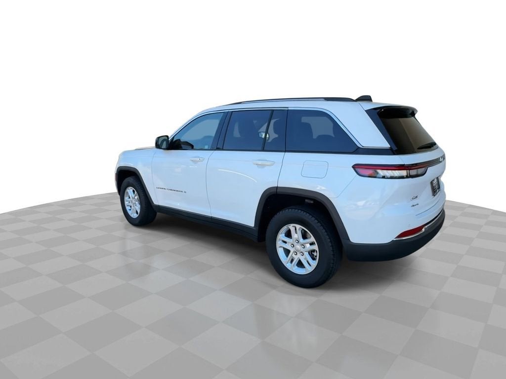2023 Jeep Grand Cherokee Laredo 4x4