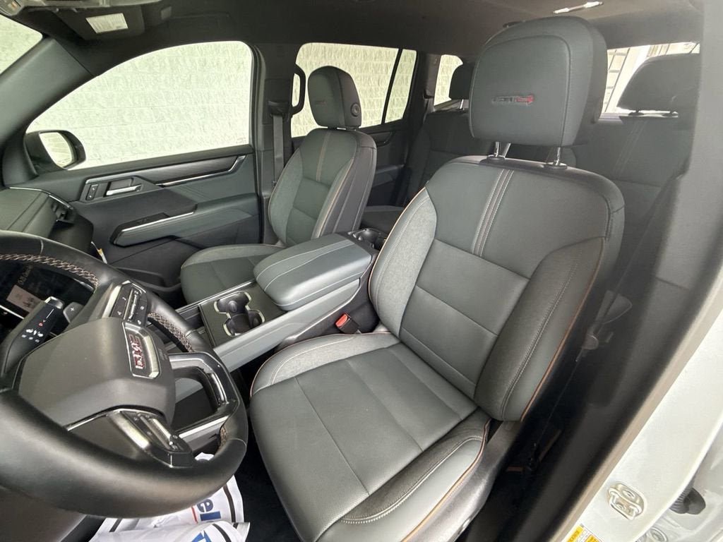 2024 GMC Acadia AT4