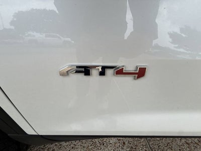 2024 GMC Acadia AT4