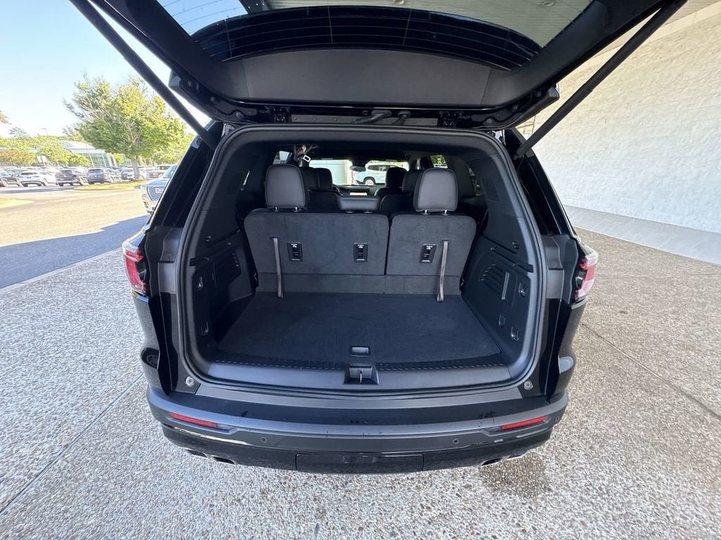 2025 GMC Acadia AT4