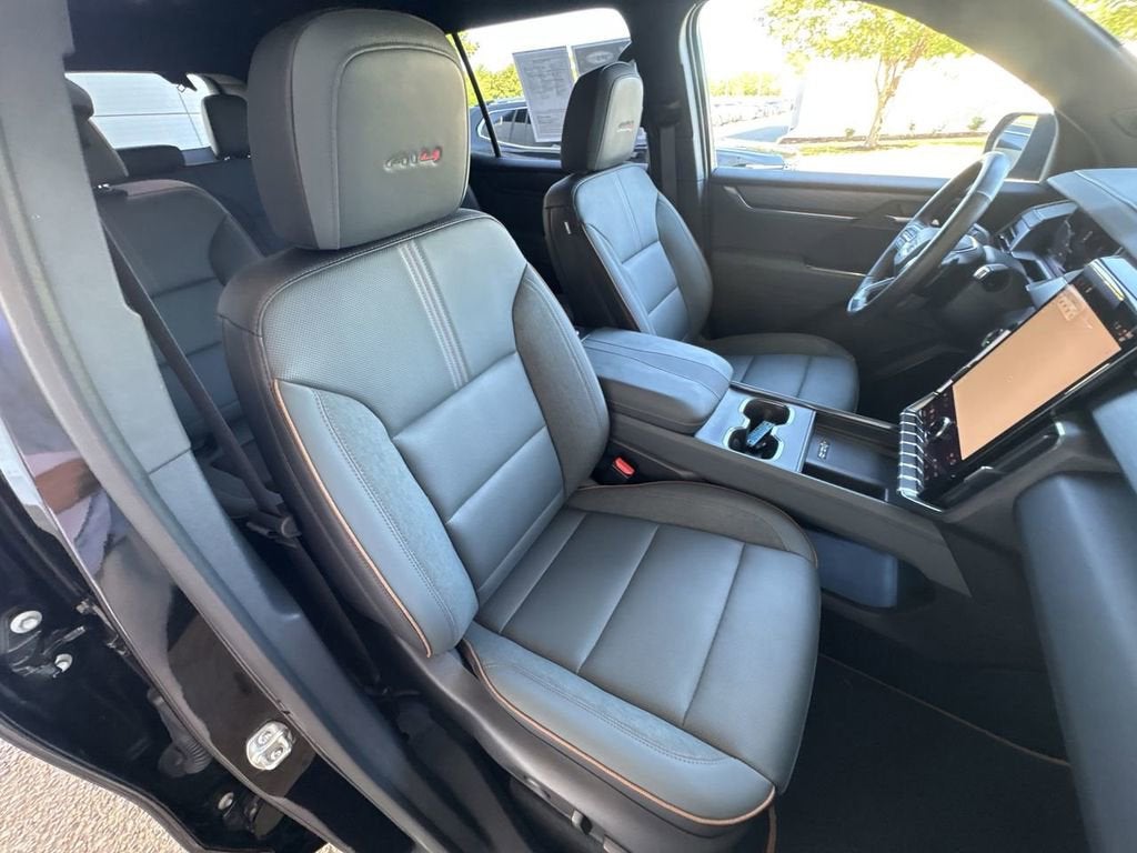 2025 GMC Acadia AT4