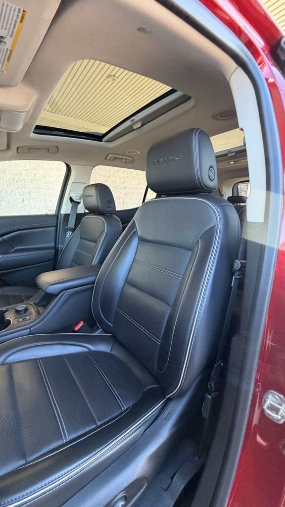 2022 GMC Acadia Denali