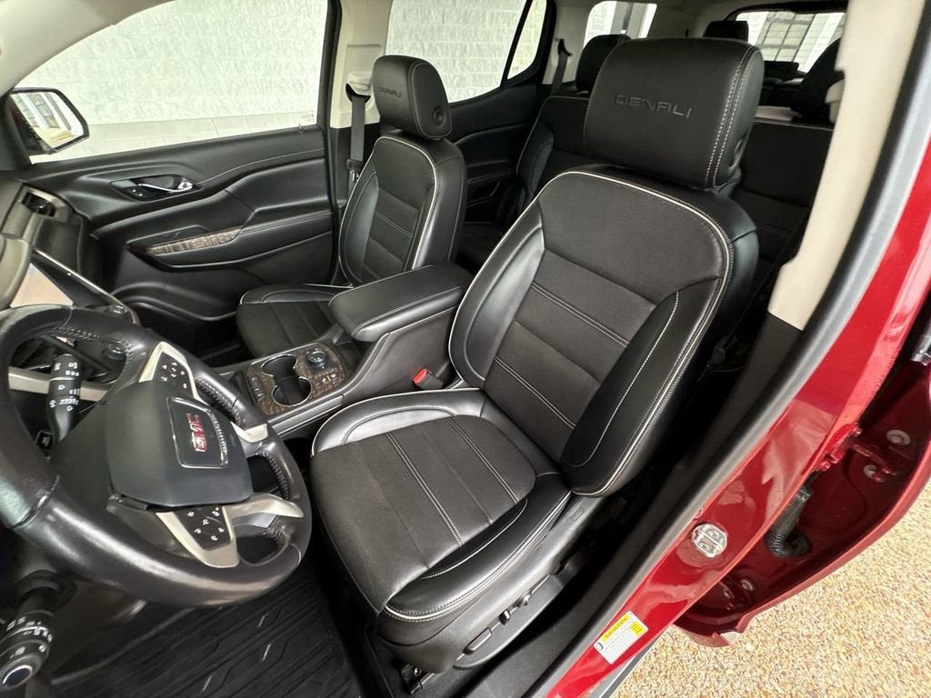 2022 GMC Acadia Denali