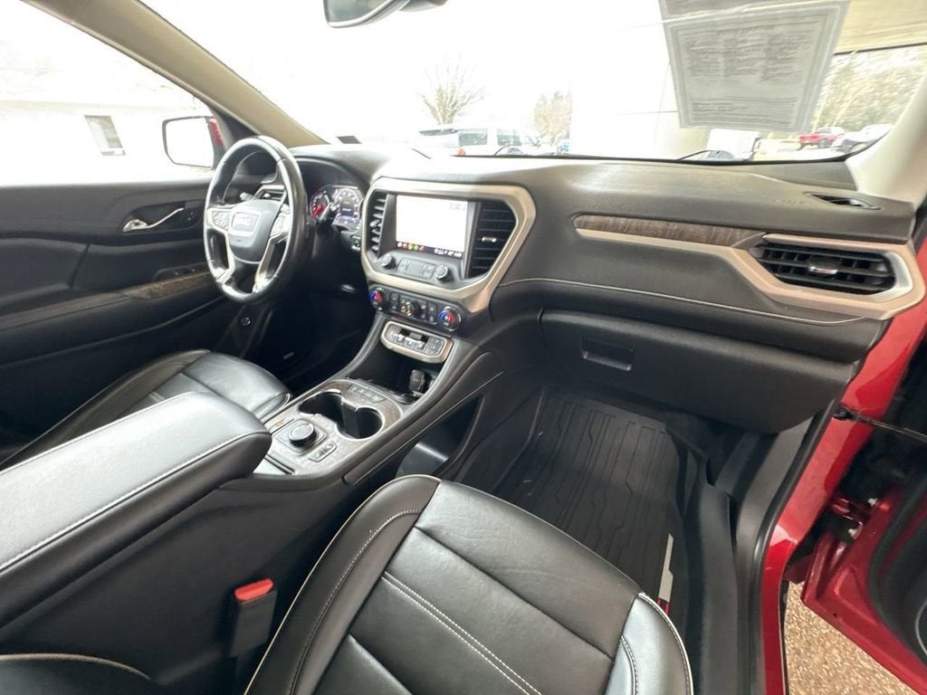 2022 GMC Acadia Denali