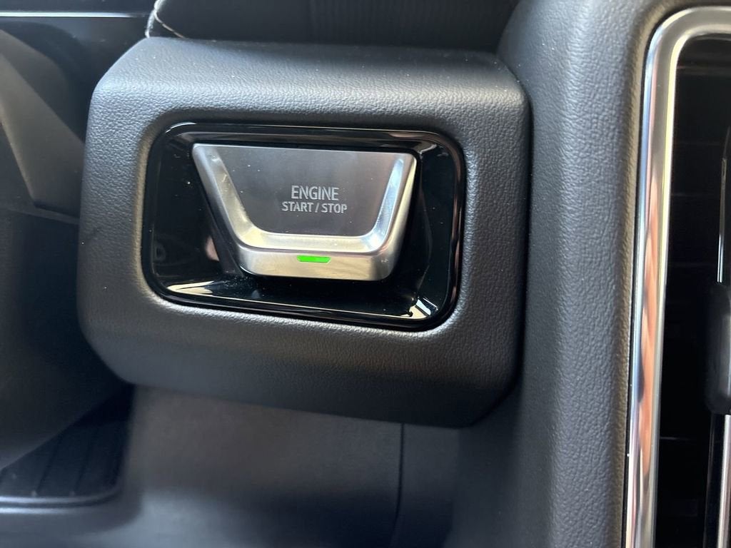 2025 GMC Yukon Elevation