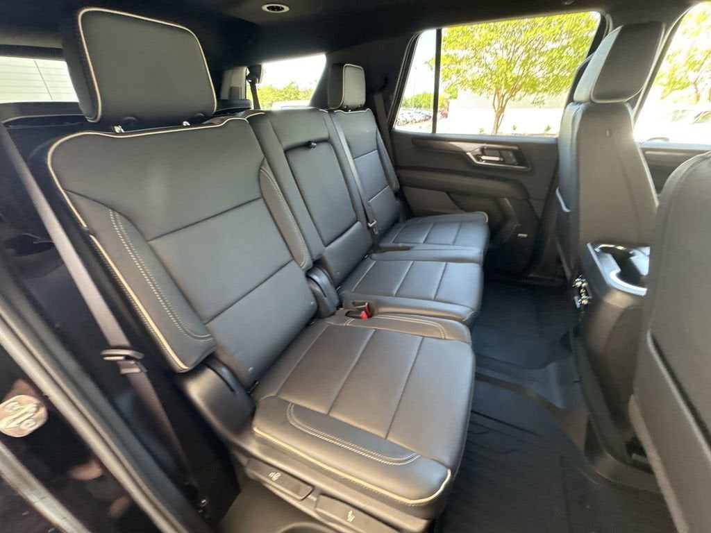 2025 GMC Yukon Elevation