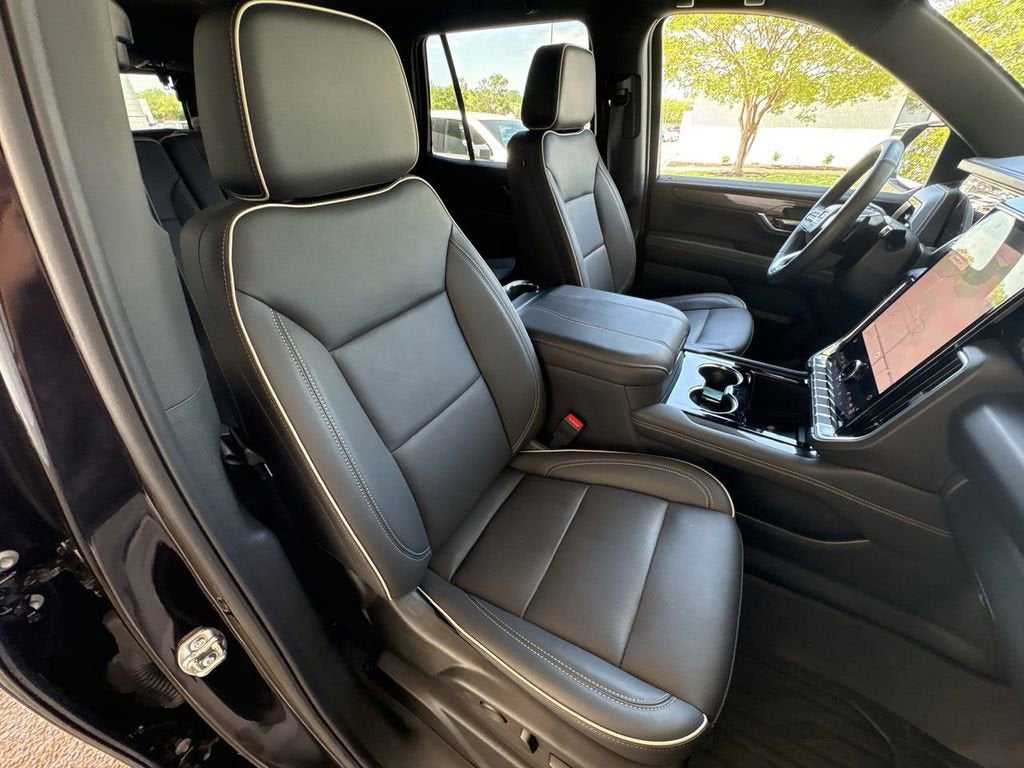 2025 GMC Yukon Elevation