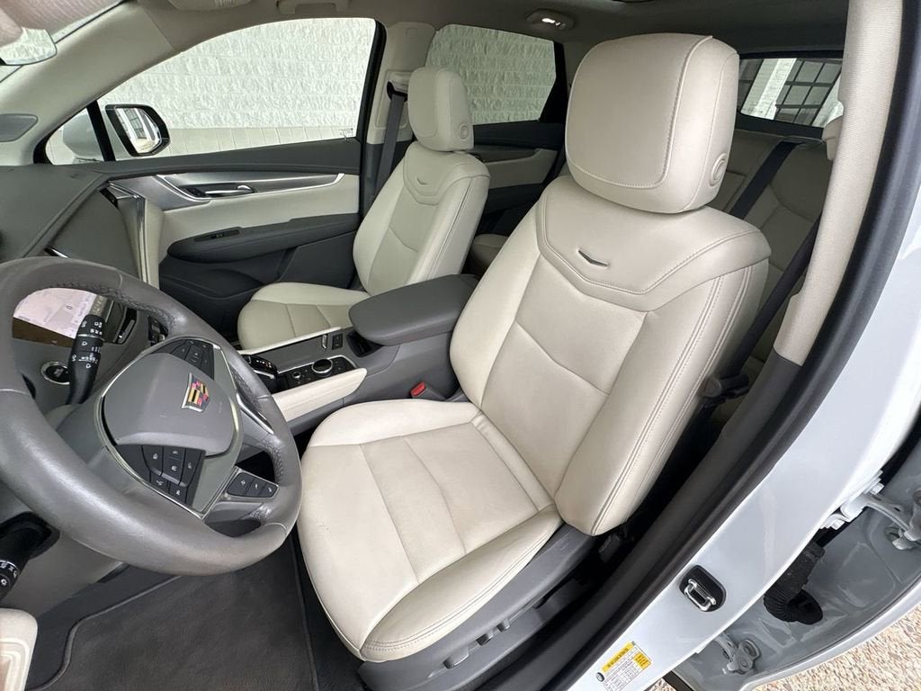 2022 Cadillac XT5 Premium Luxury