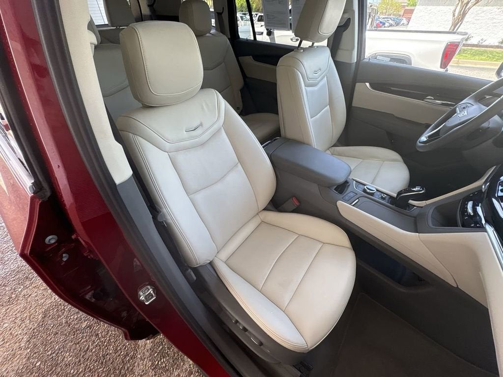 2025 Cadillac XT6 Premium Luxury