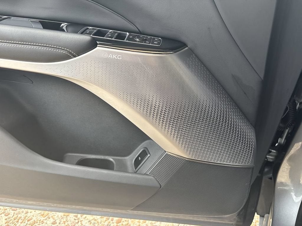 2023 Cadillac LYRIQ Luxury