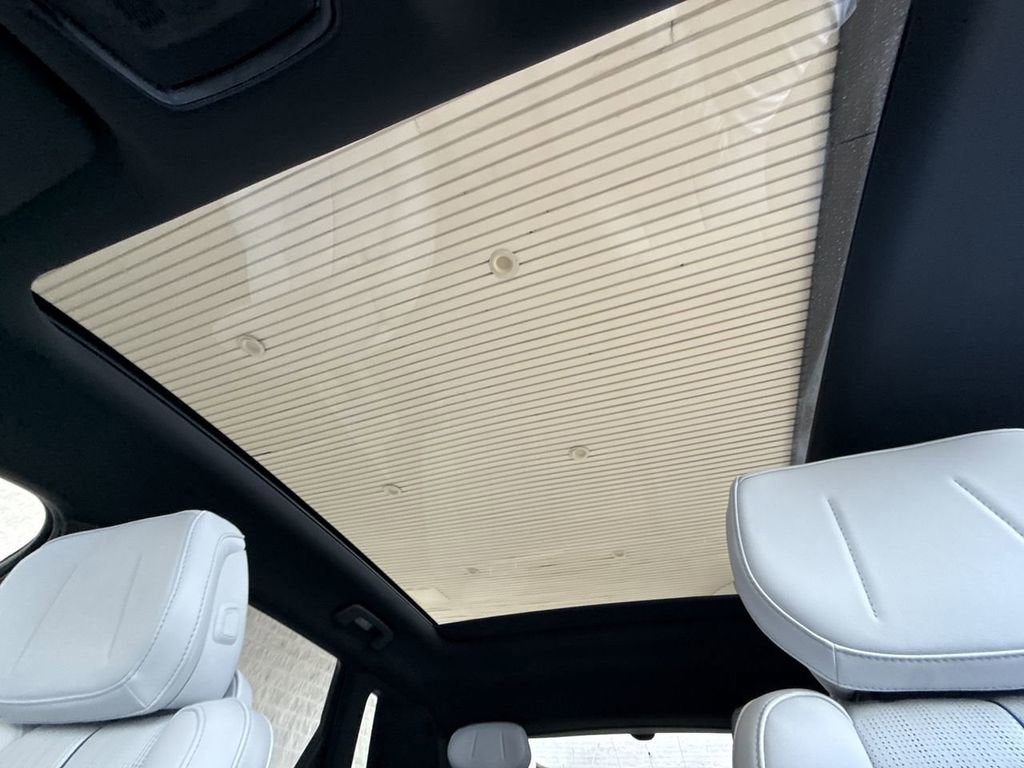 2025 Cadillac LYRIQ Luxury 1