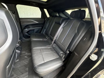2024 Cadillac LYRIQ Luxury 1