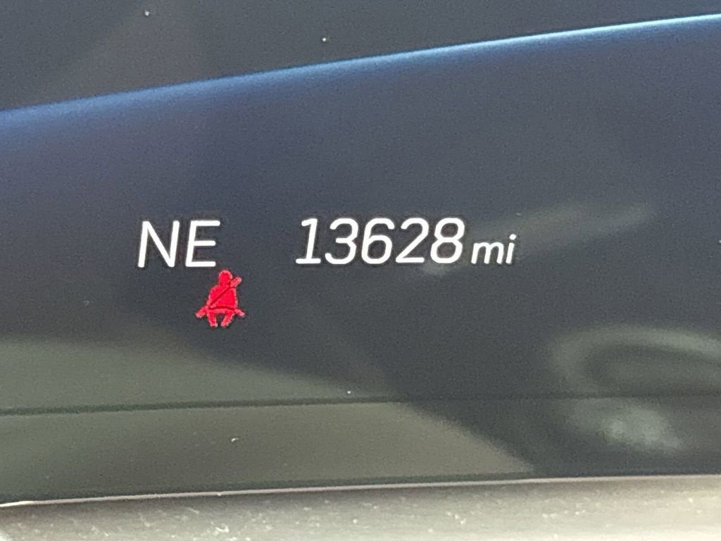 2025 Cadillac LYRIQ Luxury 2