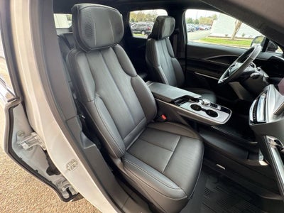 2025 Cadillac LYRIQ Luxury 2