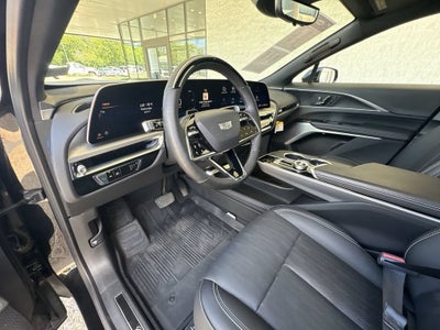 2025 Cadillac LYRIQ Luxury 3