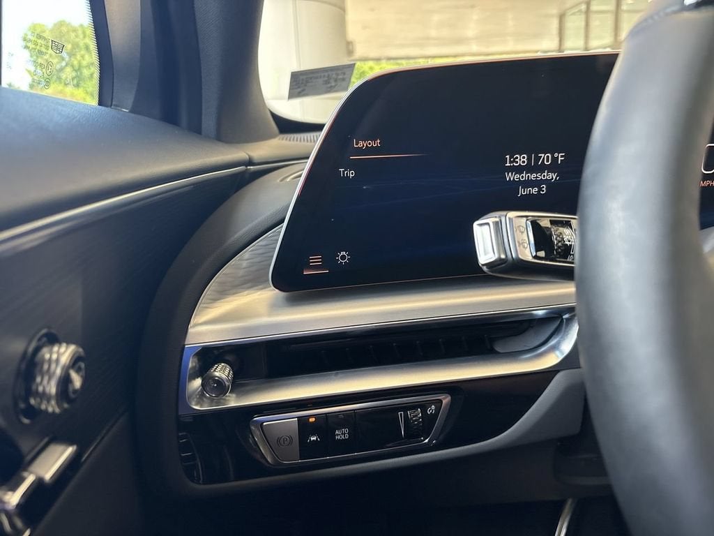 2025 Cadillac LYRIQ Luxury 3