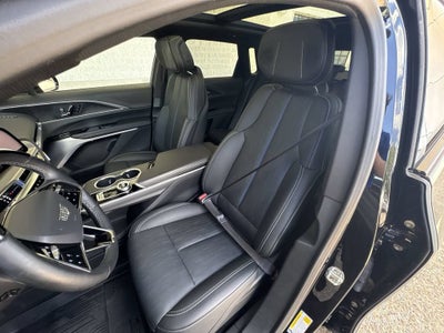 2025 Cadillac LYRIQ Luxury 3