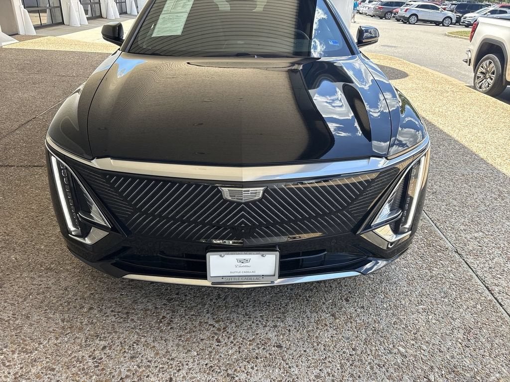 2025 Cadillac LYRIQ Luxury 3