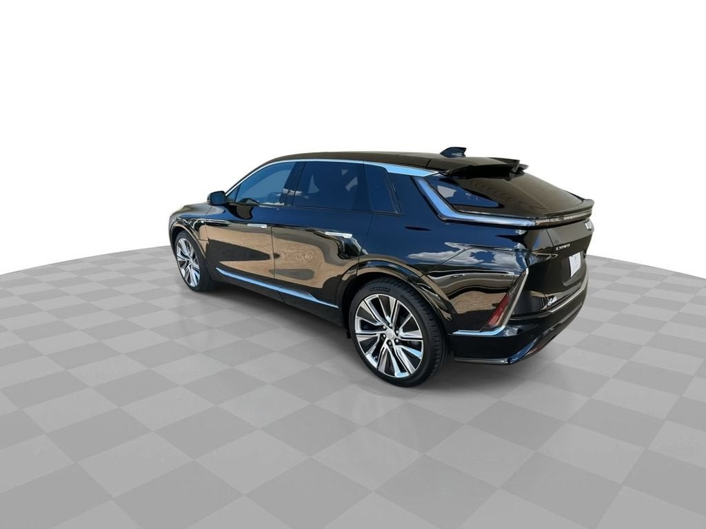 2025 Cadillac LYRIQ Luxury 3