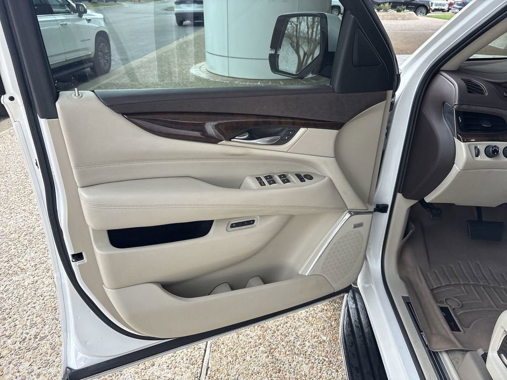 2017 Cadillac Escalade ESV Luxury