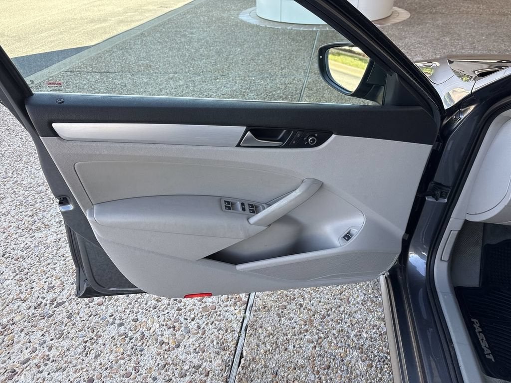 2012 Volkswagen Passat 2.5L SE