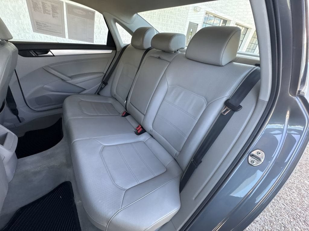 2012 Volkswagen Passat 2.5L SE