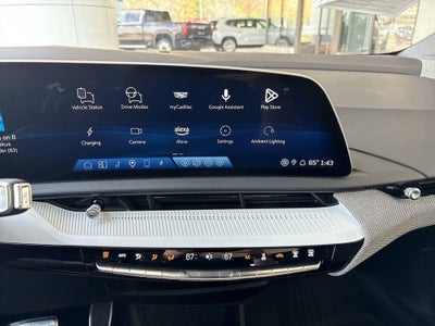 2025 Cadillac OPTIQ Luxury 2