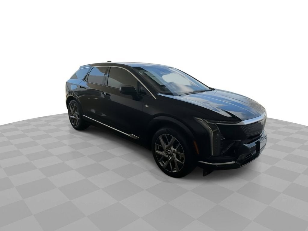 2025 Cadillac OPTIQ Luxury 2