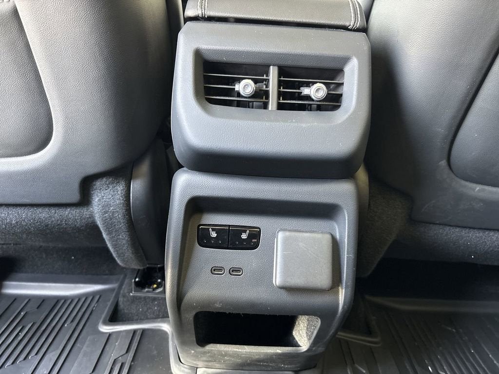 2025 Cadillac OPTIQ Luxury 2