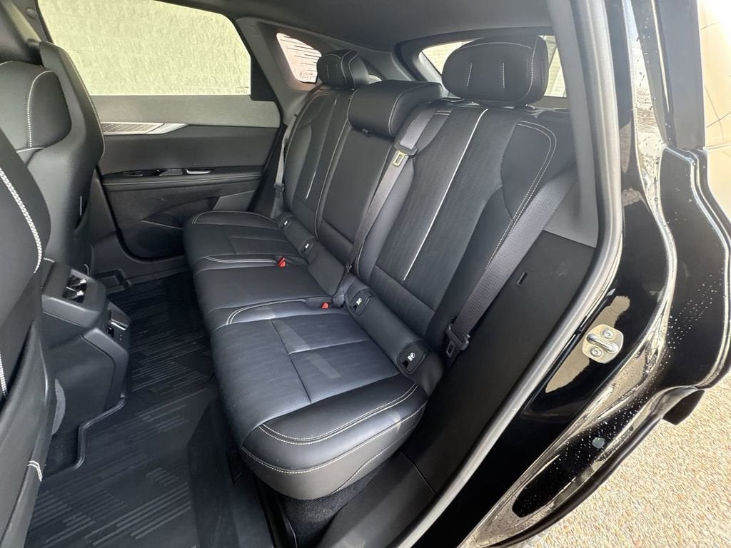 2025 Cadillac OPTIQ Luxury 2