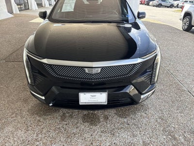 2025 Cadillac OPTIQ Luxury 2