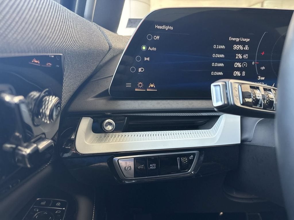 2025 Cadillac OPTIQ Luxury 2
