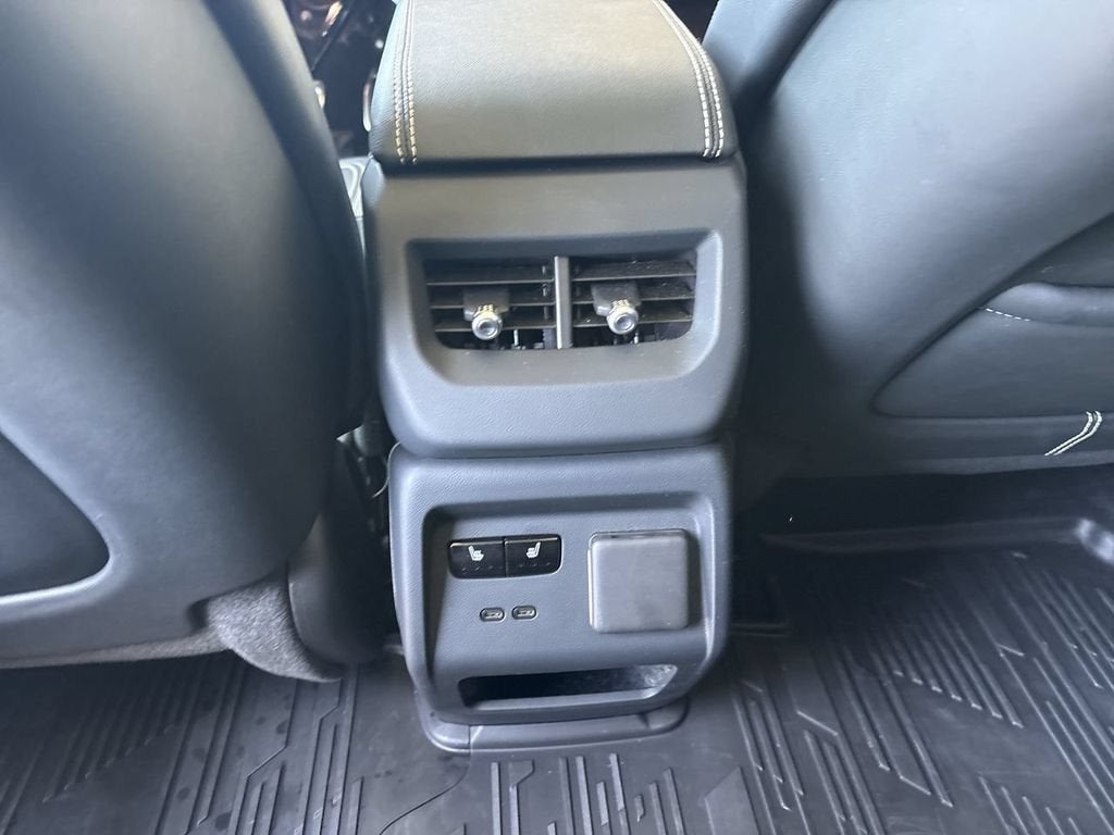 2025 Cadillac OPTIQ Luxury 2
