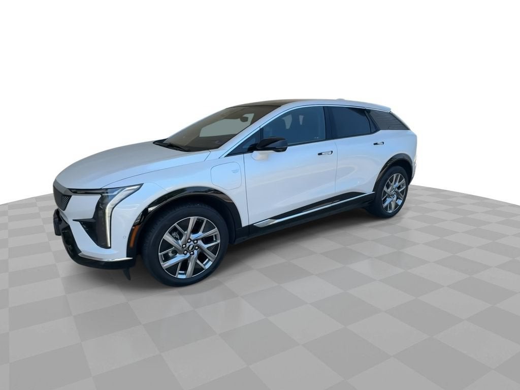 2025 Cadillac OPTIQ Luxury 2