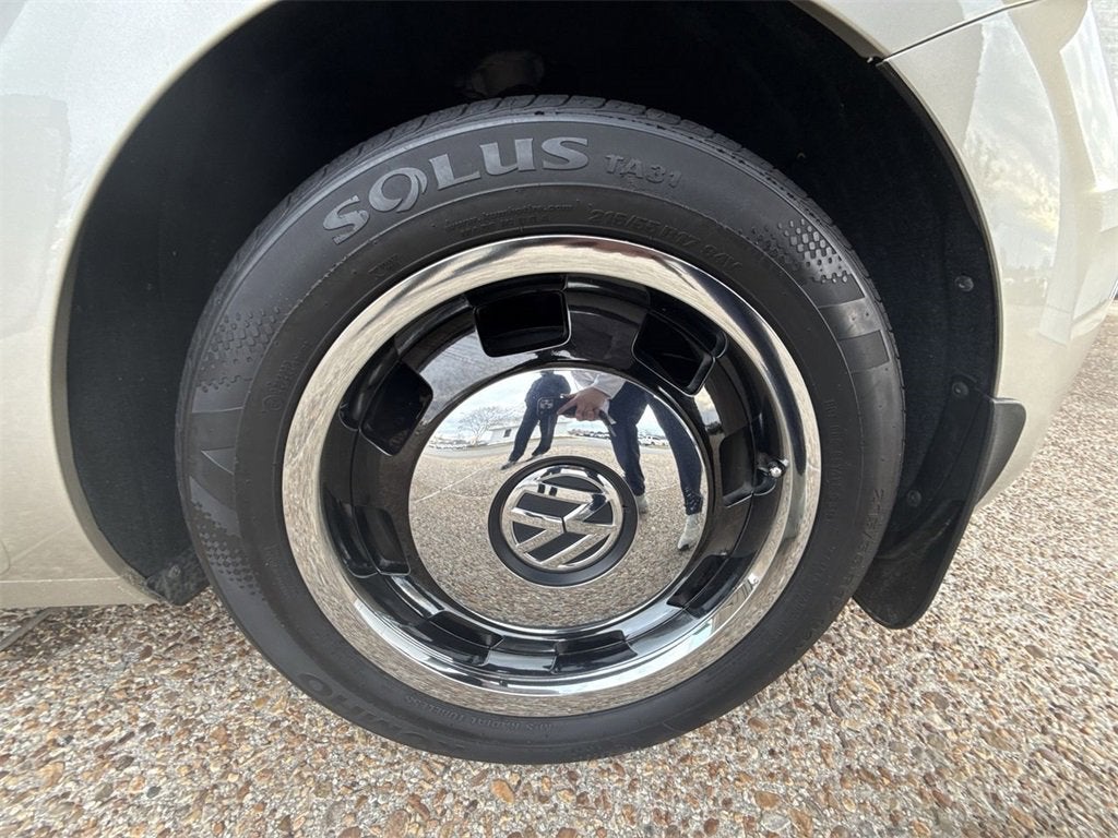 2013 Volkswagen Beetle Convertible 2.5L