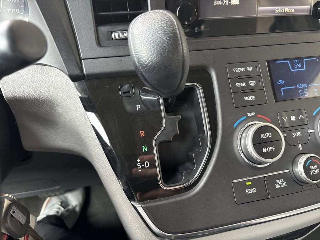 2015 Toyota Sienna LE AAS