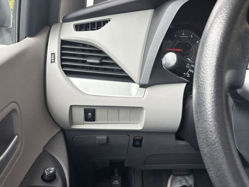 2015 Toyota Sienna LE AAS
