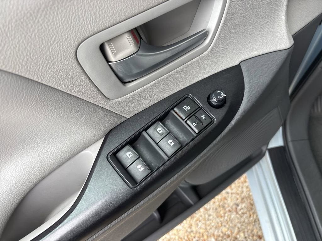 2015 Toyota Sienna LE AAS