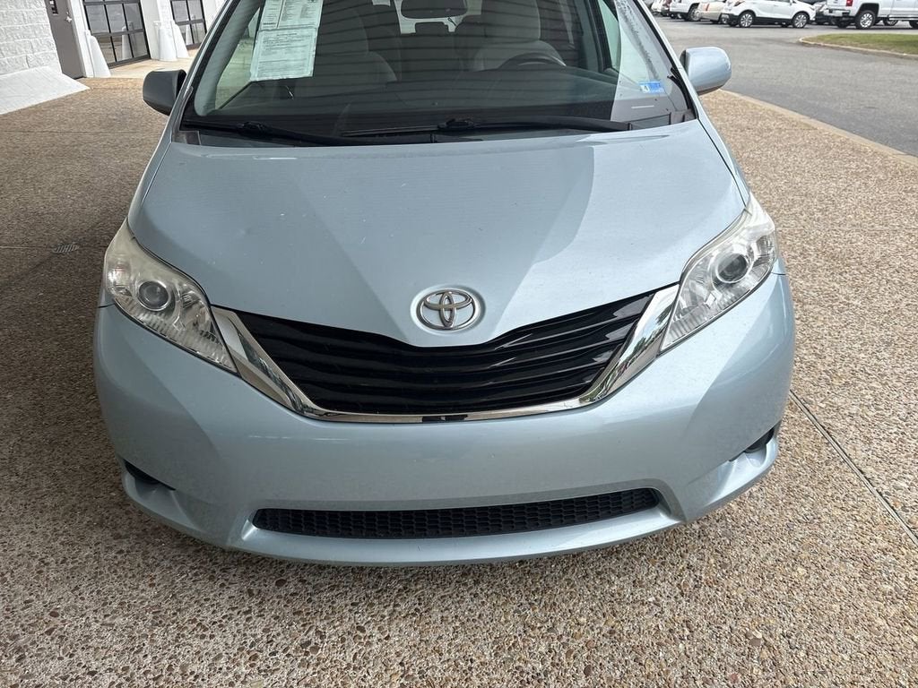 2015 Toyota Sienna LE AAS