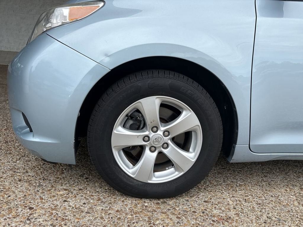 2015 Toyota Sienna LE AAS