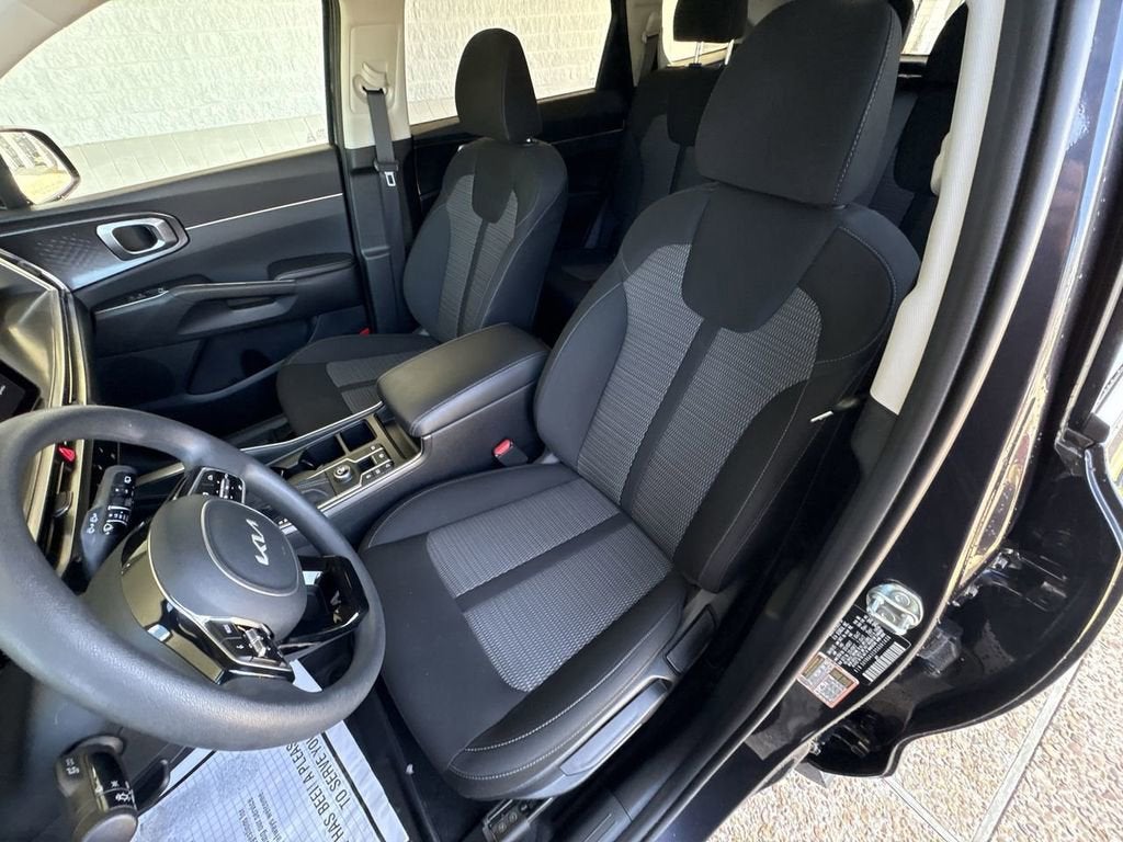 2025 Kia Sorento LX