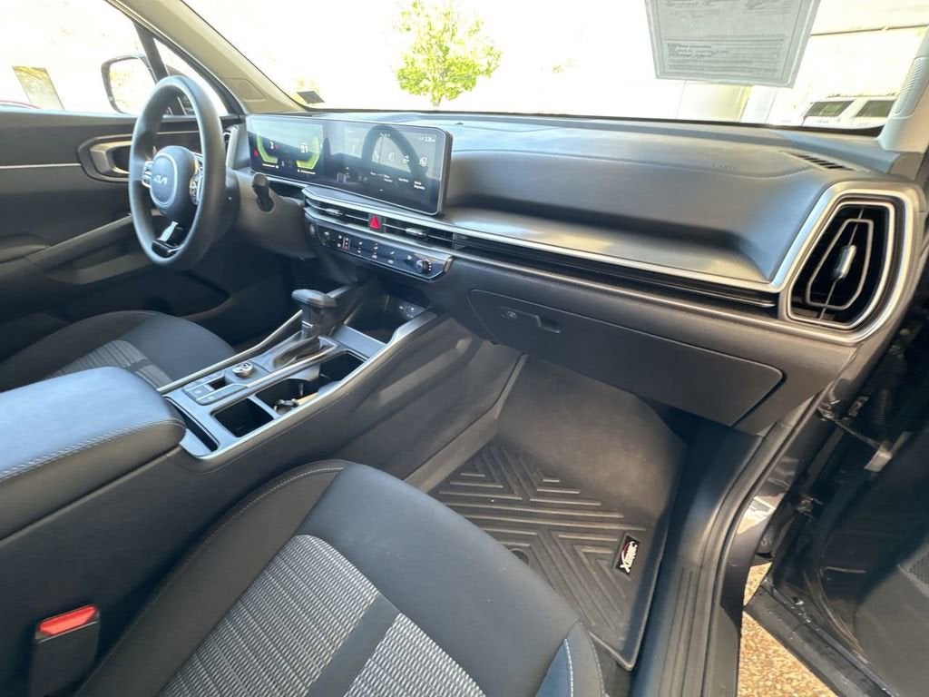 2025 Kia Sorento LX