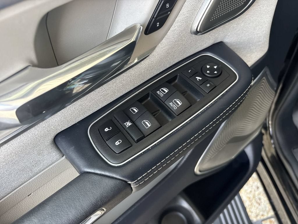 2023 RAM 1500 Limited Crew Cab 4x4 5'7" Box