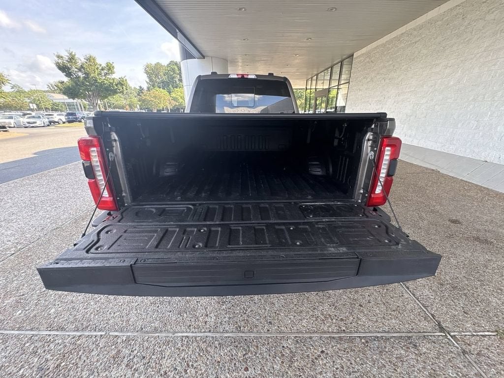 2023 Ford F-350 LARIAT