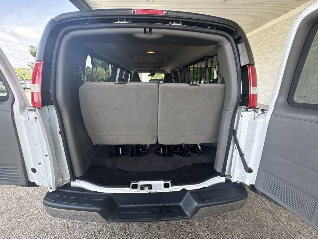 2020 Chevrolet Express Passenger 3500 LT