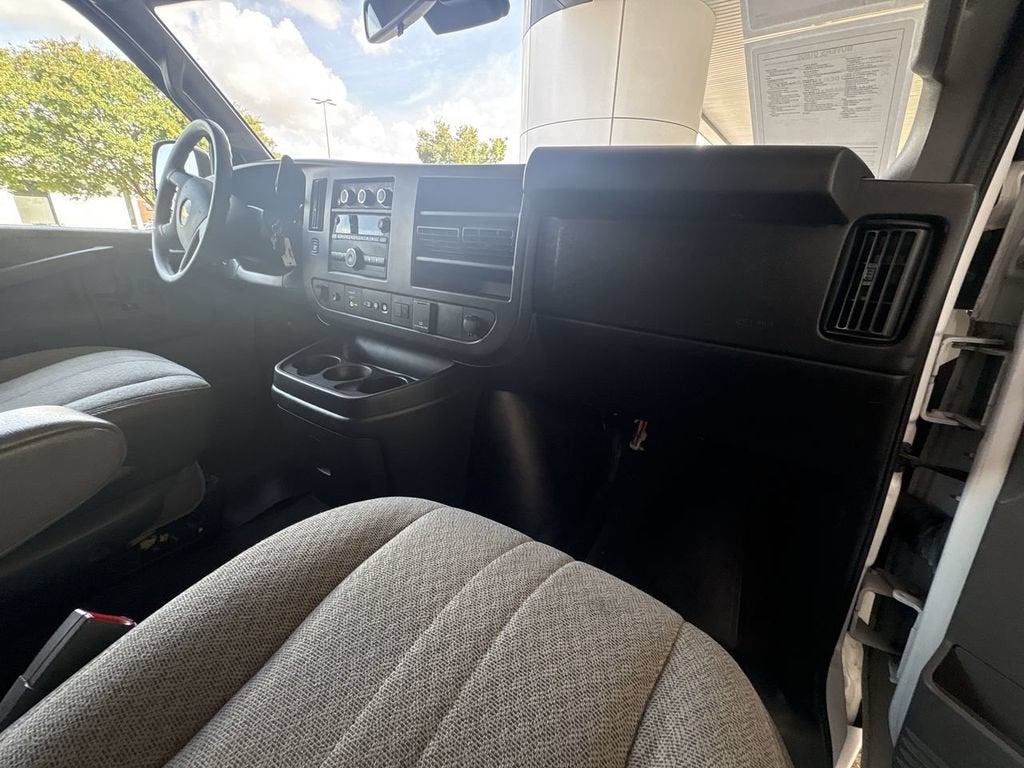 2020 Chevrolet Express Passenger 3500 LT