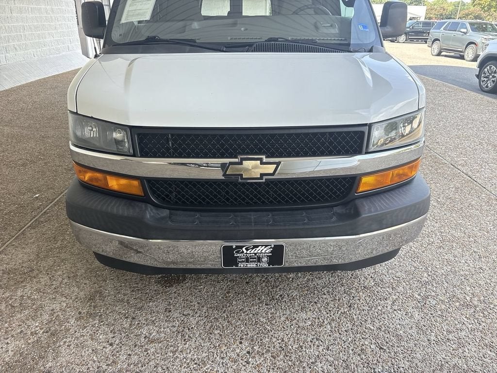 2020 Chevrolet Express Passenger 3500 LT